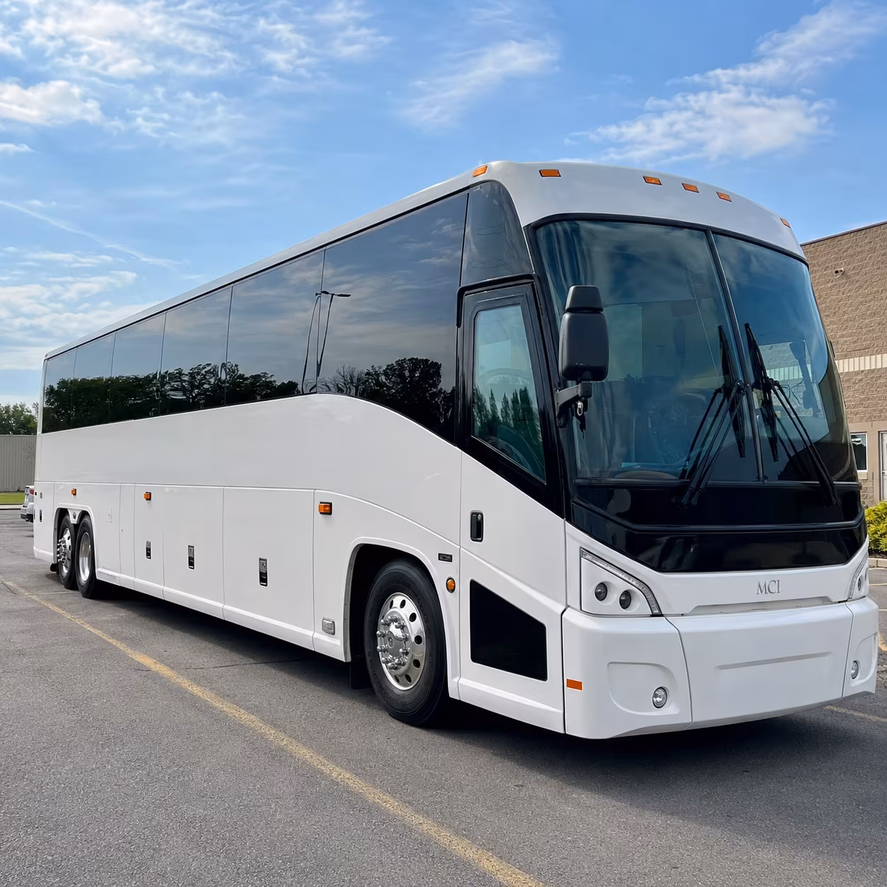 choosing the right bus size for your buena park concert group